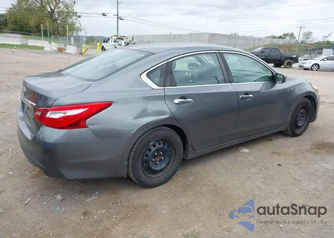 2017 Nissan Altima 2.5 S z USA, uszkodzony, nr VIN 1N4AL3AP7HC495015